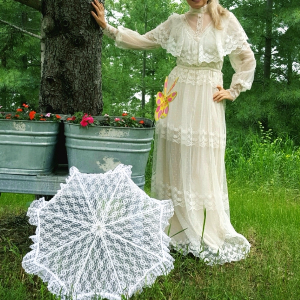 Vintage Elegant Cream Lace Maxi Dress